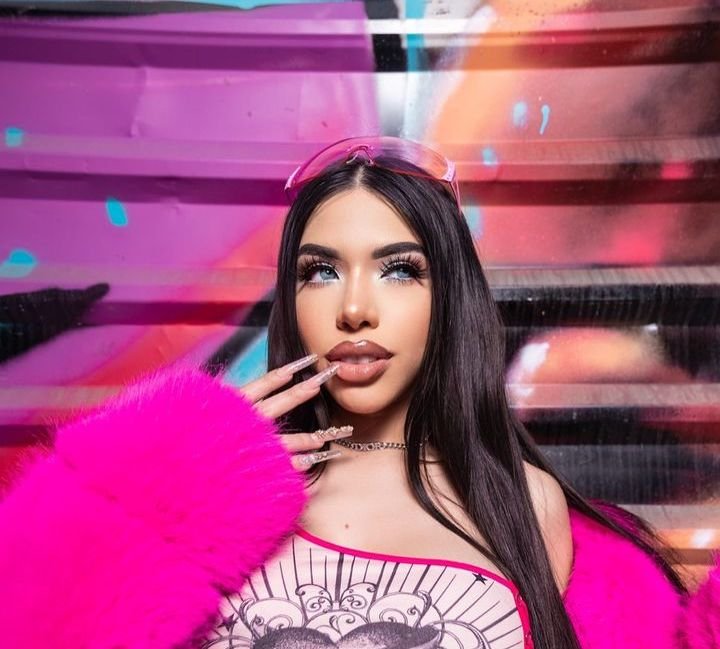 ¡La influencer Yerimua se enfrenta al presidente de México y genera polémica en las redes!