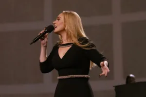 Adele Defiende al Orgullo LGBTQ+ Durante su Concierto en Las Vegas