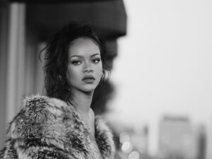 Disparan contra la casa de Rihanna en Beverly Hills; una mujer fue arrestada